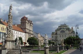 800px-Kosice_(Slovakia)_-_Main_Street_4[1].jpg